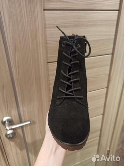 Ботинки женские