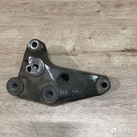 Кронштейн кпп Opel Astra h