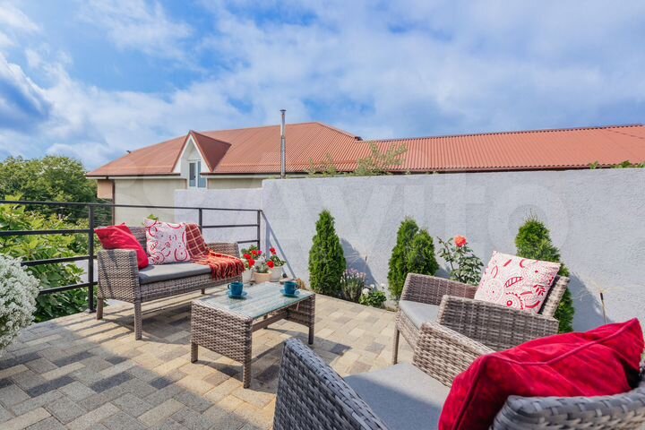 Дом 180 м² на участке 4 сот.