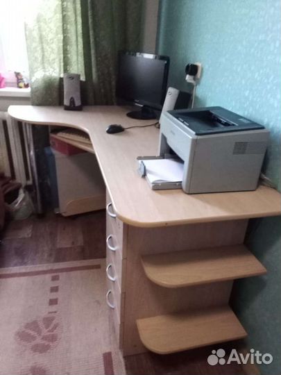 Компьютерный стол