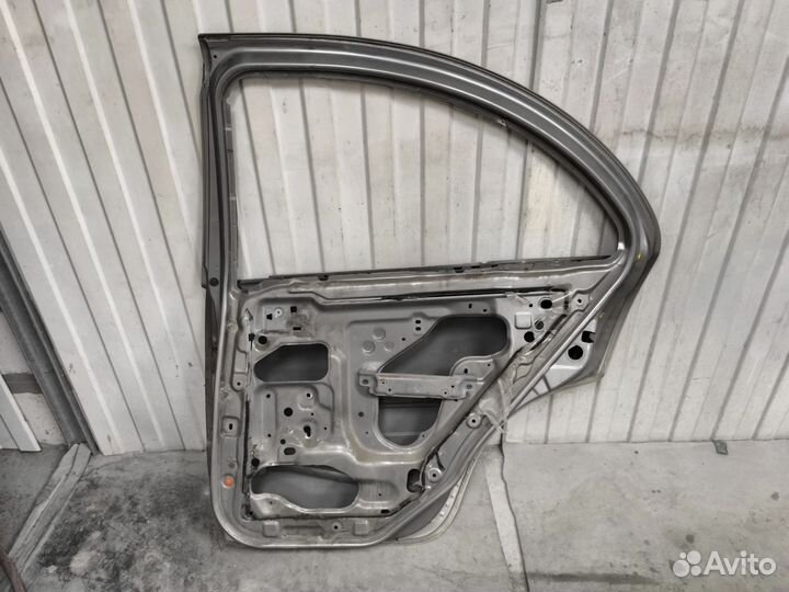 Дверь задняя правая Nissan Bluebird Sylphy