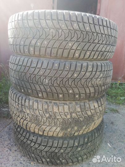 Michelin X-Ice North 3 215/60 R17