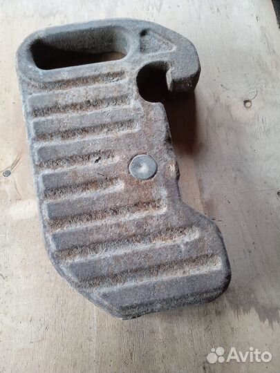 Противовес на трактор