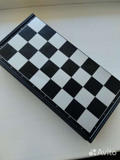 Шахматы магнитные, серебристо золотые