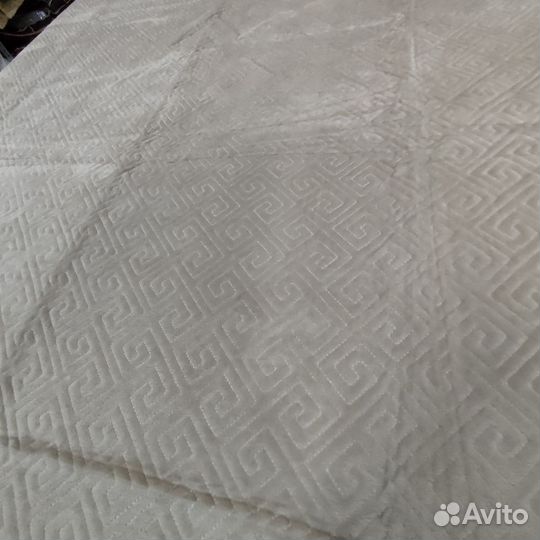 Стеганое велюровые покрывало
