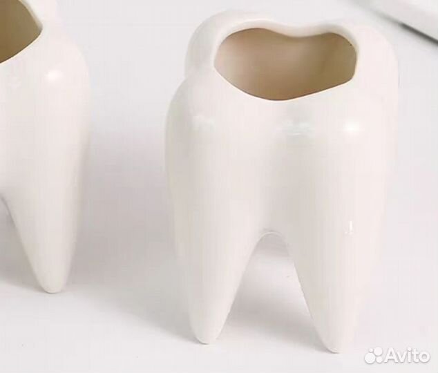 Подставка для ручек зубик