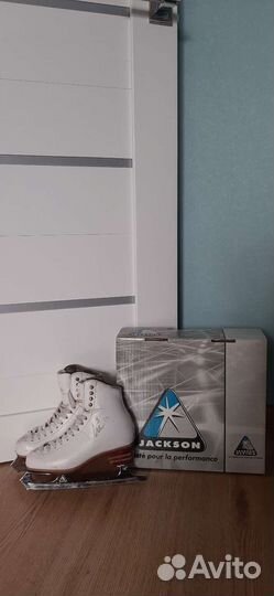 Фигурные коньки jackson