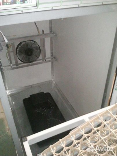 Инкубатор для птицы на 750 куриных яиц