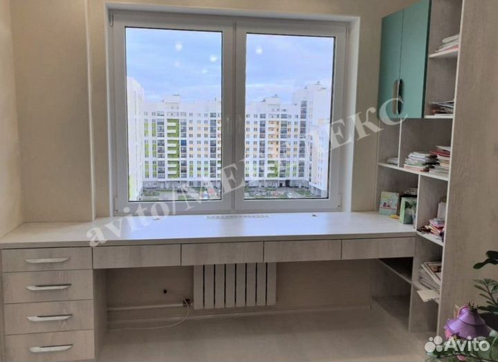 Рабочая зона у окна