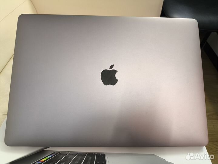 MacBook Pro 15 2017 i7/16/256/Pro 555 АКБ 3 цикла