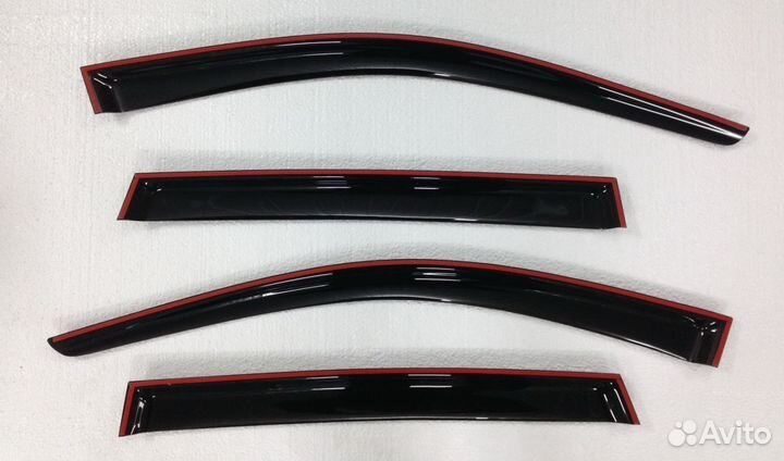 Дефлектор двери Renault Duster 2011