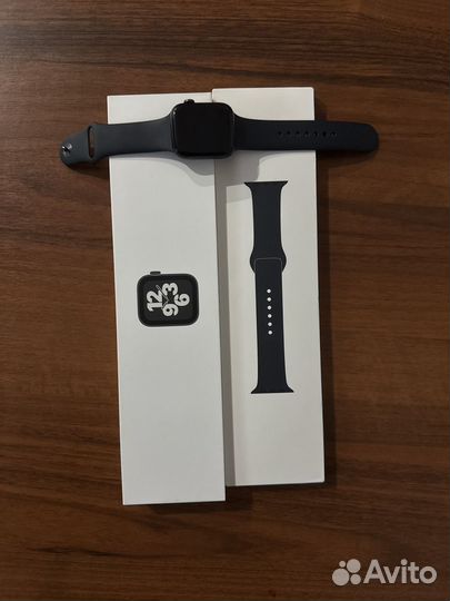 Apple Watch Series SE Gen 1 44 мм Aluminium Case