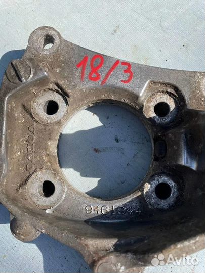 Кулак поворотный передний правый 9461944