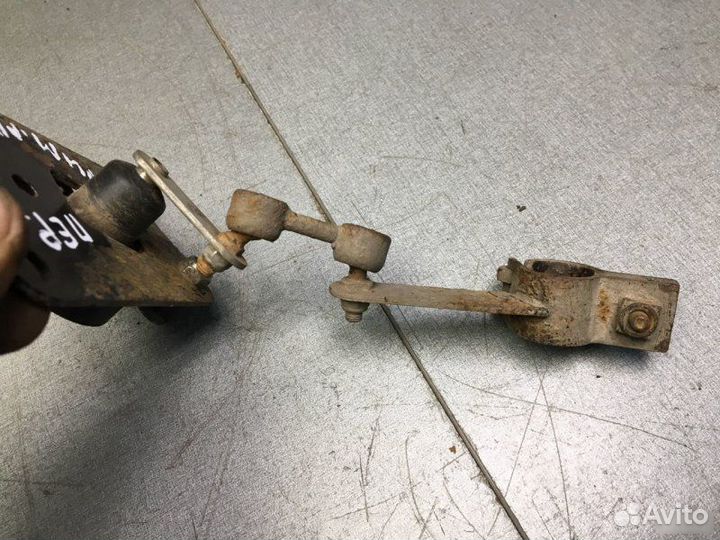 Датчик пневматической подвески Nissan Primera P11