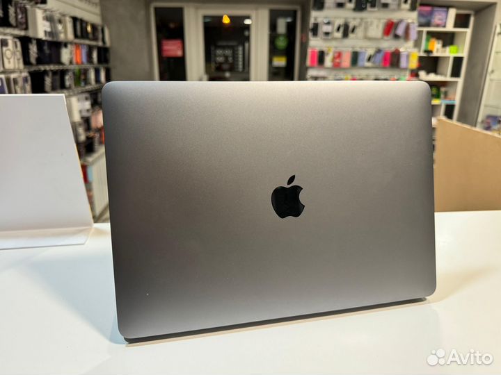 Apple macbook Air 13 m1 8/256gb