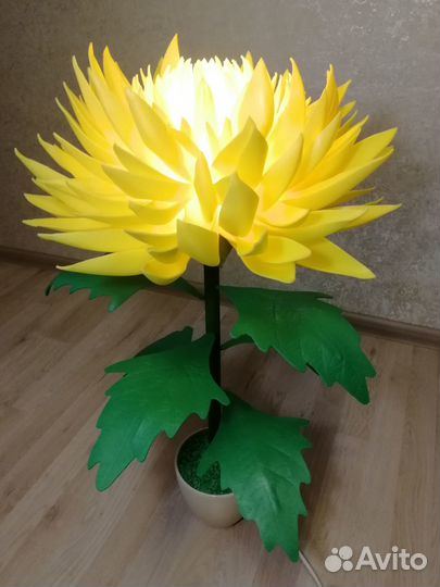 Подарок к праздникам: Светильник Хризантема