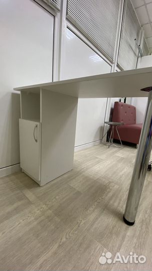 Стол маникюрный левый и правый