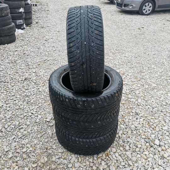 Kumho I'Zen RV Stud KC16 235/55 R17
