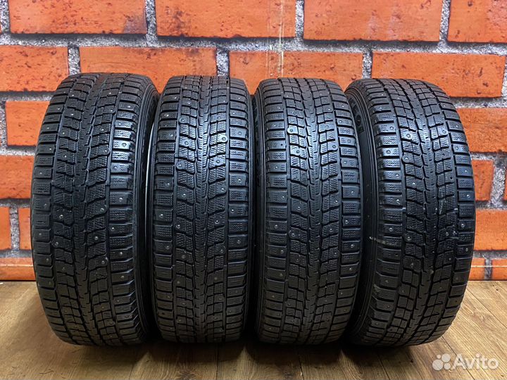 R16 Dunlop SP Winter Ice 01 205/60, PCD 4x108 DIA 65.1