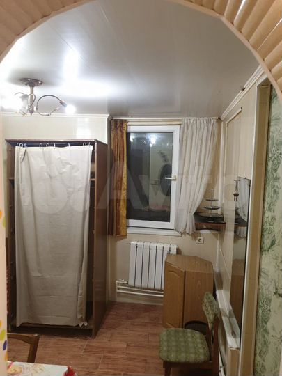 Комната 15 м² в 9-к., 1/3 эт.