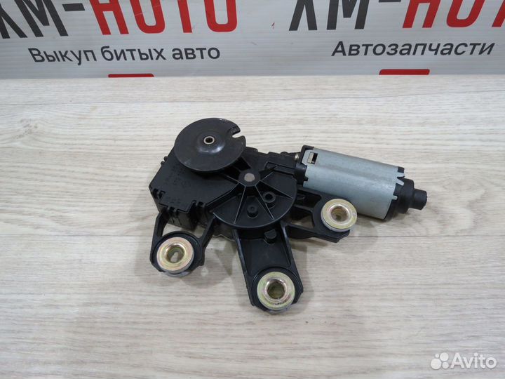 Моторчик стеклоочистителя Volkswagen Touareg