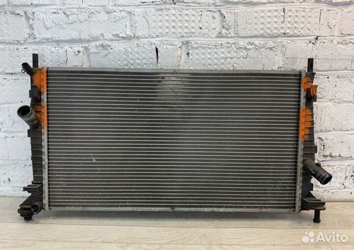 Радиатор охлаждения двигателя Mazda 3 BK 1.6 2005