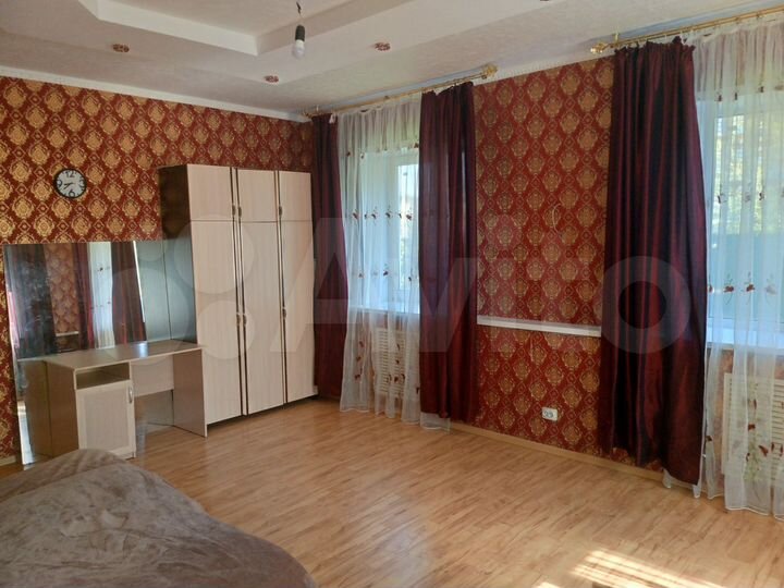 Дом 243,3 м² на участке 15,3 сот.