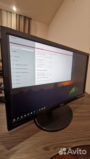 Монитор с полосой lg 22