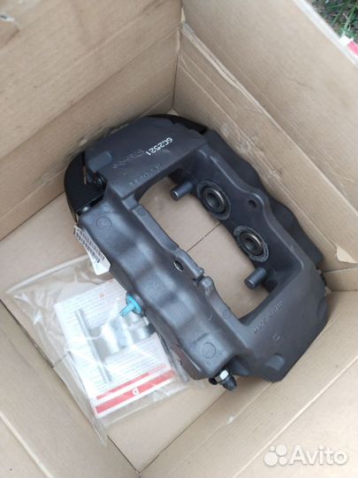 Продаю тормозной суппорт VAG