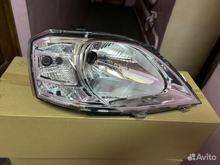 Фара правая Рено Логан Лада Ларгус с 10-12гв