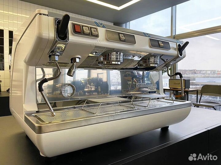 Кофемашина Nuova Simonelli Appia Life 2 GrS