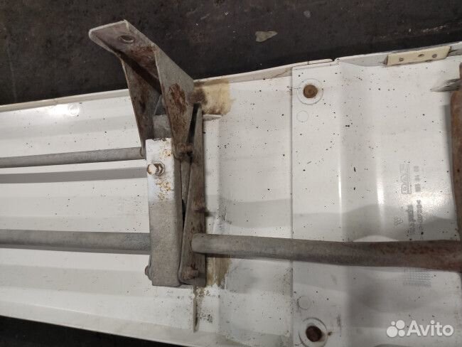 Спойлер кабины основной левый Daf Xf 105.460