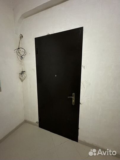 Продам бронированную входную дверь