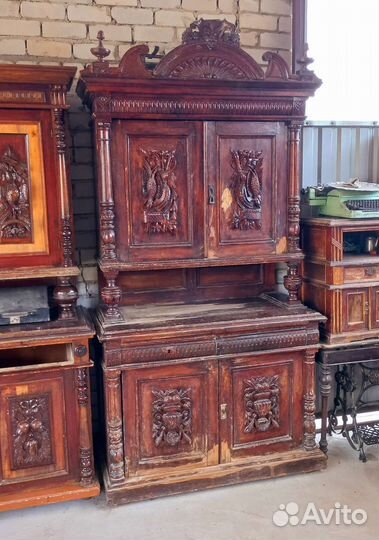 Антикварный буфет