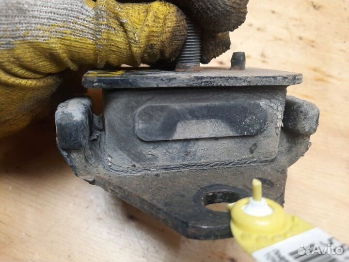 Подушка двигателя правая Toyota Land Cruiser Prado