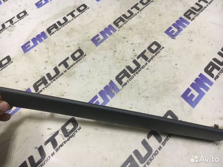 Накладка порога задняя правая Форд Фокус 1