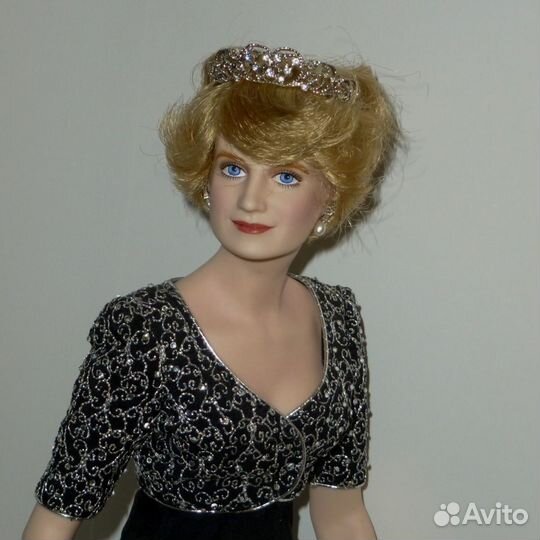 Фарфоровая кукла Франклин Минт Диана