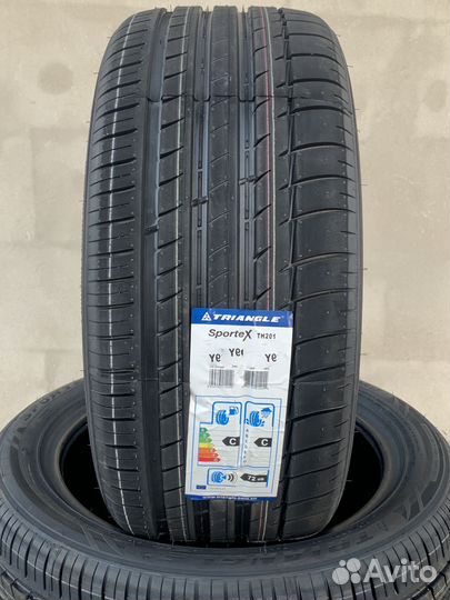 Triangle Sports TH201 215/55 R18 99W