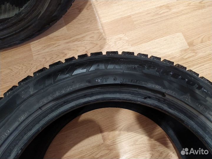 Bridgestone Blizzak Spike-01 205/55 R16 91T