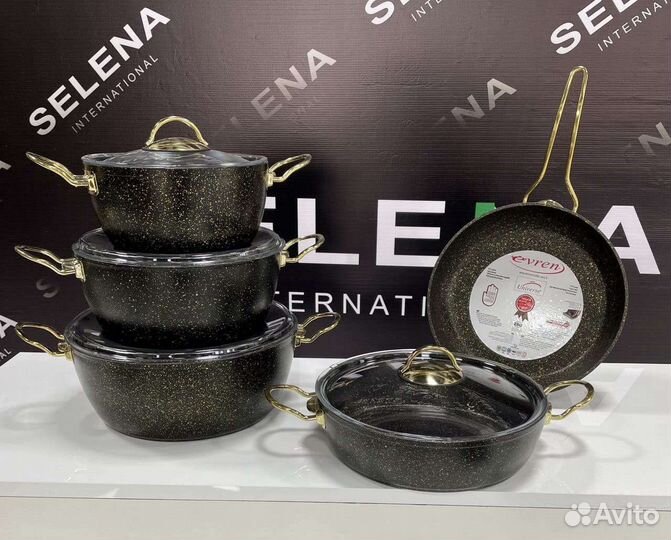 Набор кастрюль