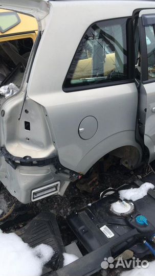 Крыло заднее правое Opel Zafira B 2008