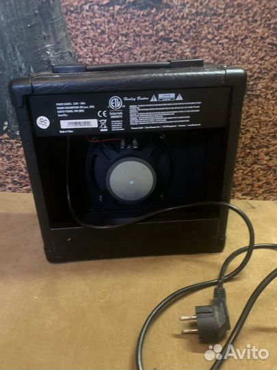 Гитарный комбоусилитель