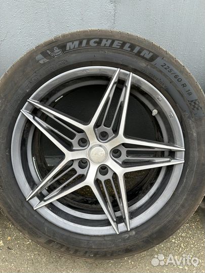 Michelin Pilot Sport 4 225/60 R18