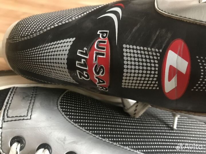 Коньки хоккейные