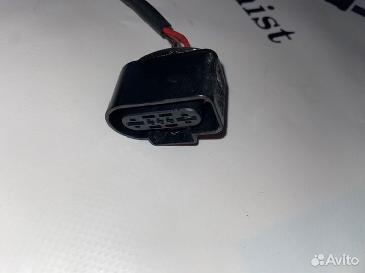 Блок управления бензонасосом Vw Passat B6 3.2 2007