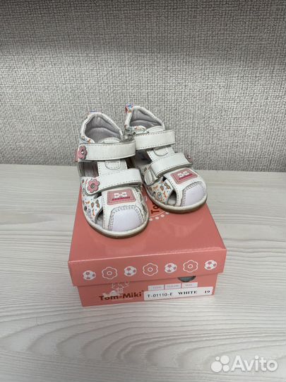 Сандалии для девочки