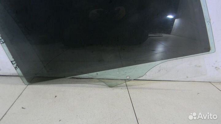 Стекло задней правой двери