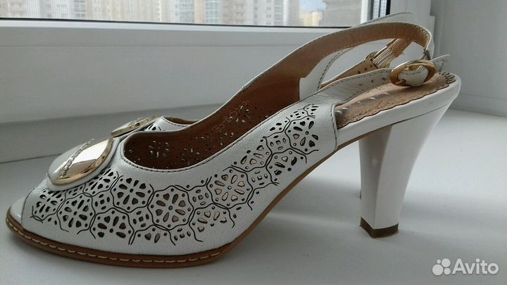 Кожаные босоножки Vero Cuoio 37