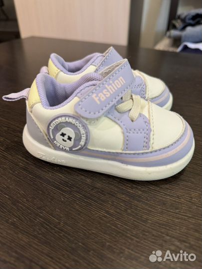 Кроссовки детские