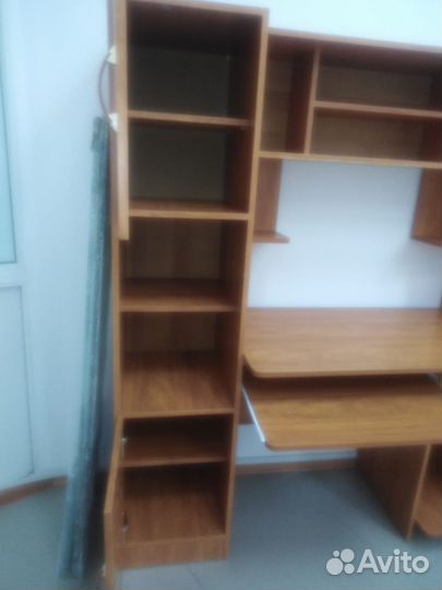 Письменный стол для компьютера